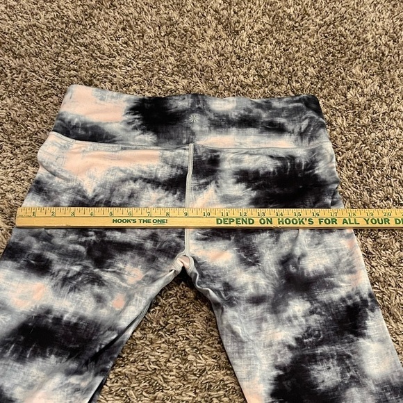Athleta elation 7/8 pink black tie dye leggings - Picture 9 of 10